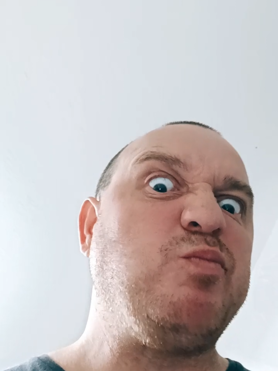 @iQ1q