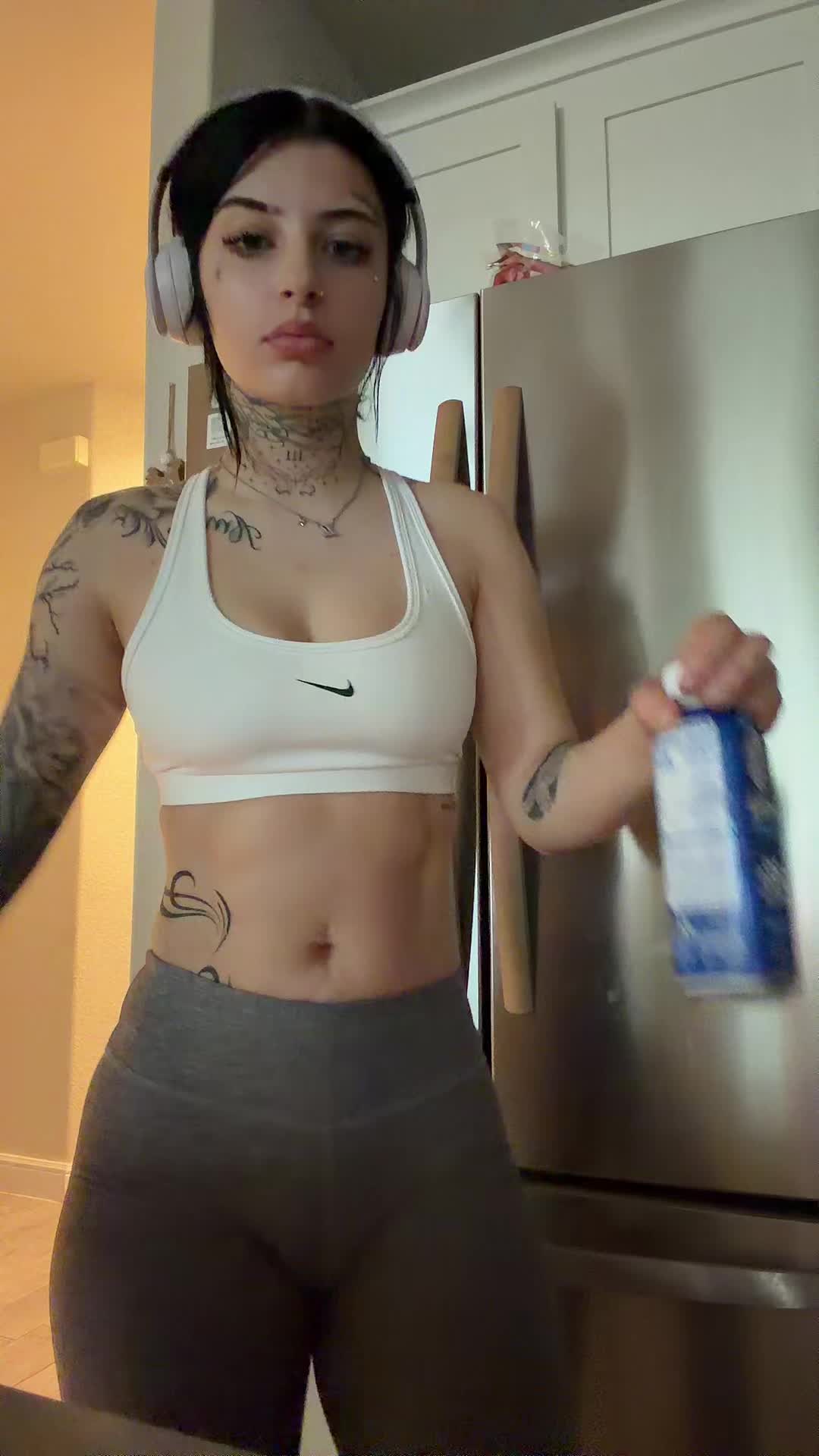@Lilyrrrose