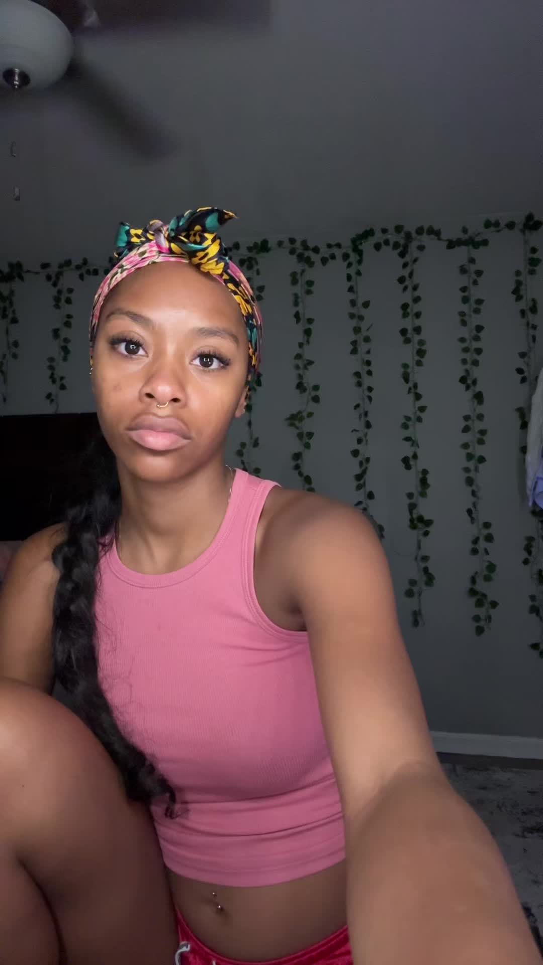 @NAOMI (the queen) & ZARIAH