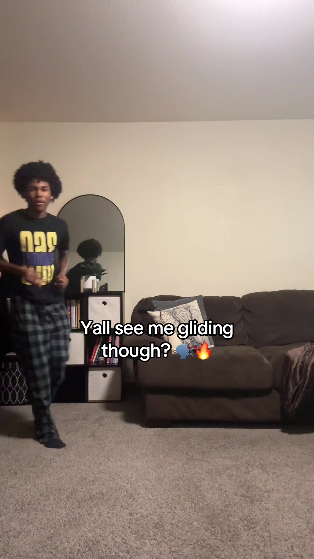 @￼