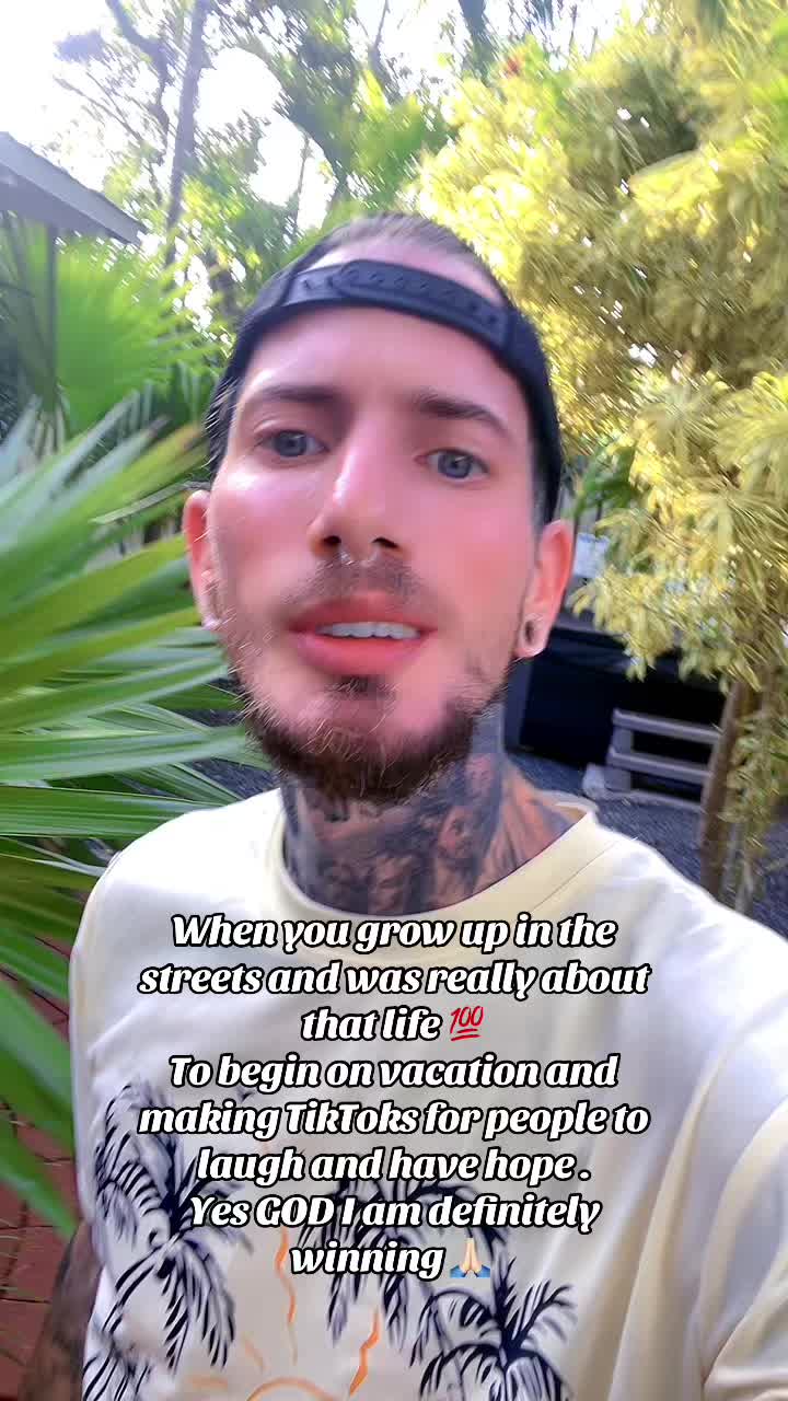 @Hollywood87