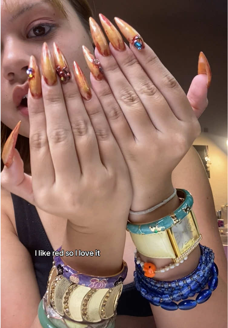 @evanika is a nail tech