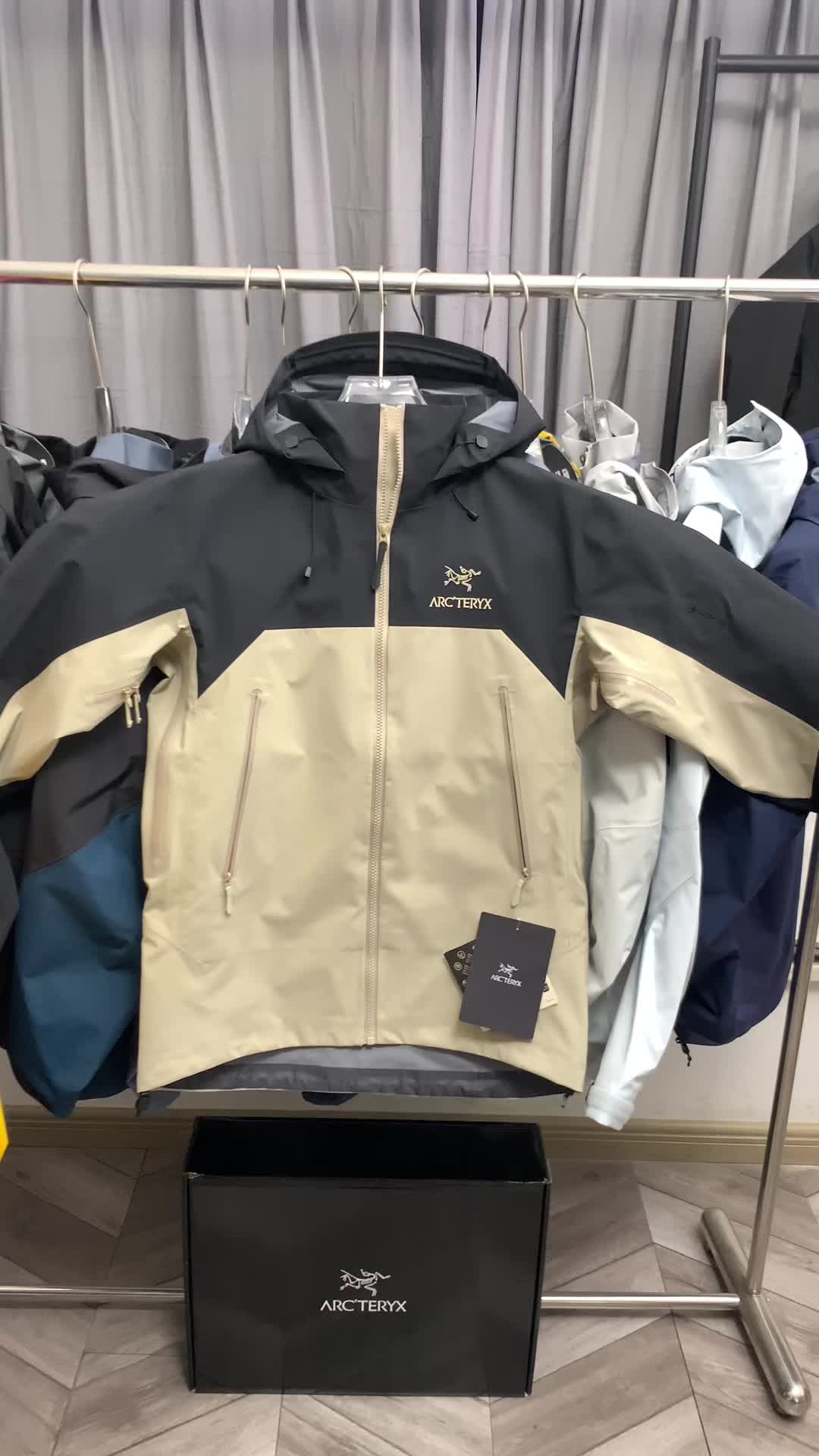 @skiingjacket