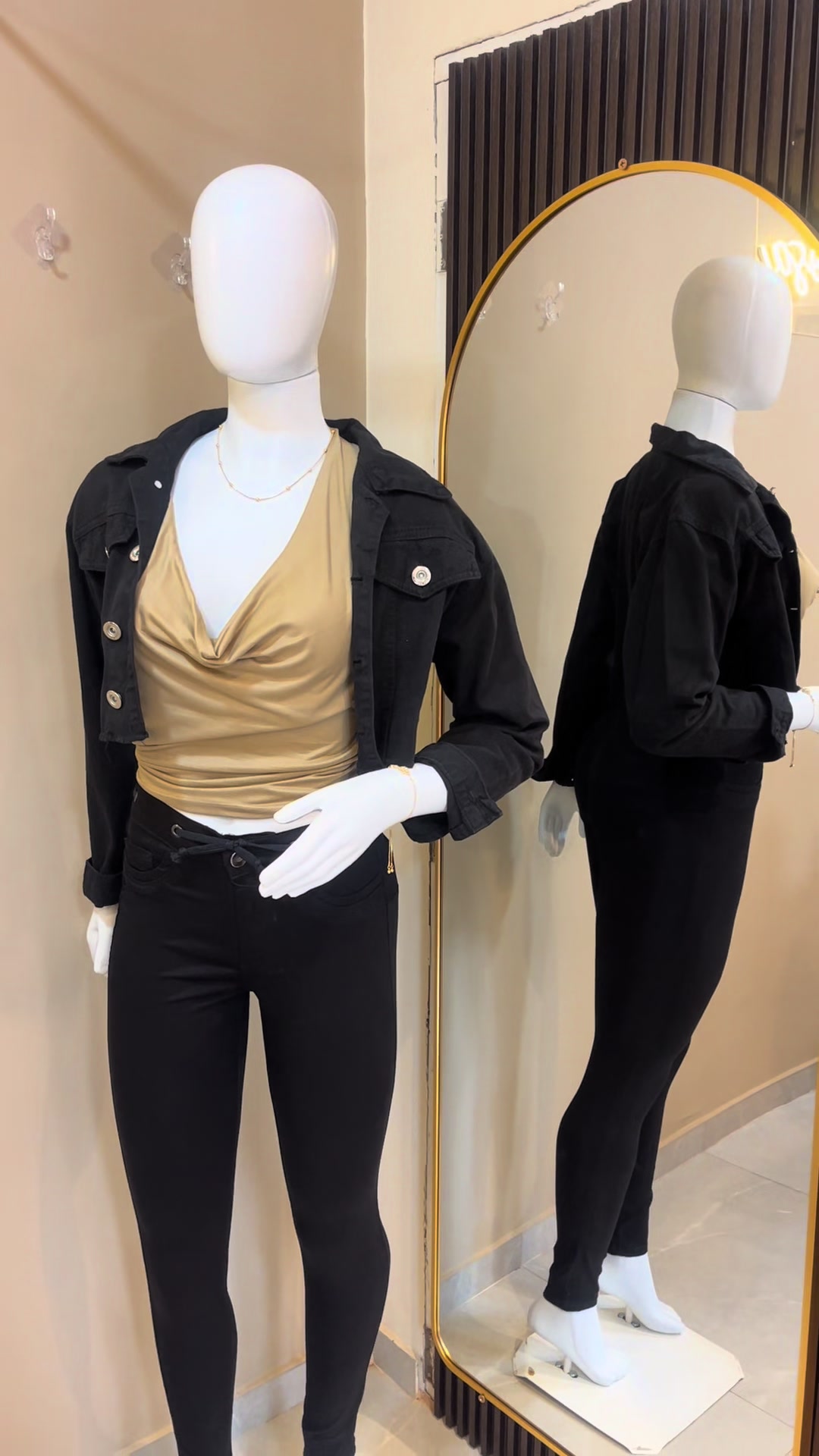 @𝐋𝐀𝐁𝐄𝐋𝐋𝐀𝒮𝒶𝓃𝓉𝒶🛍️