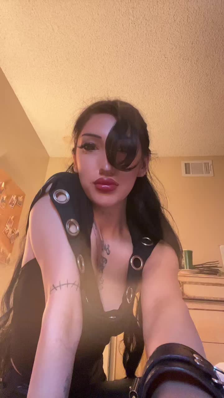 @☠︎ ︎𝔰𝔞𝔩𝔢𝔪 ☠︎