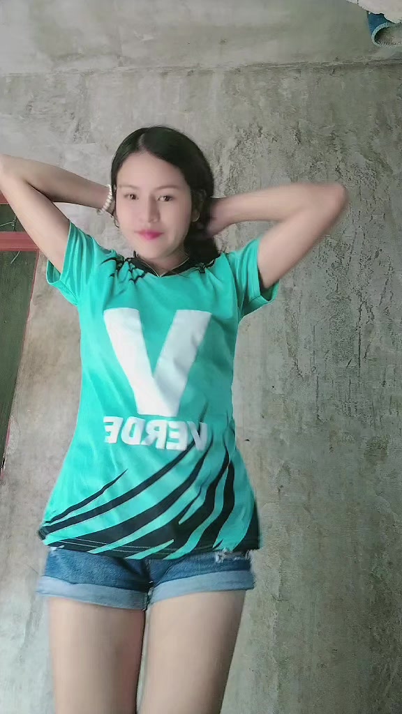 @Luna.