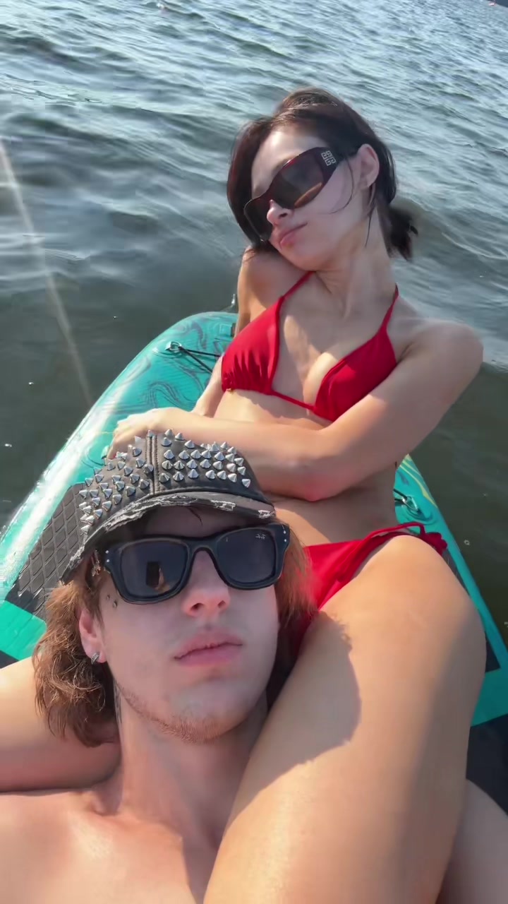 @mishamess
