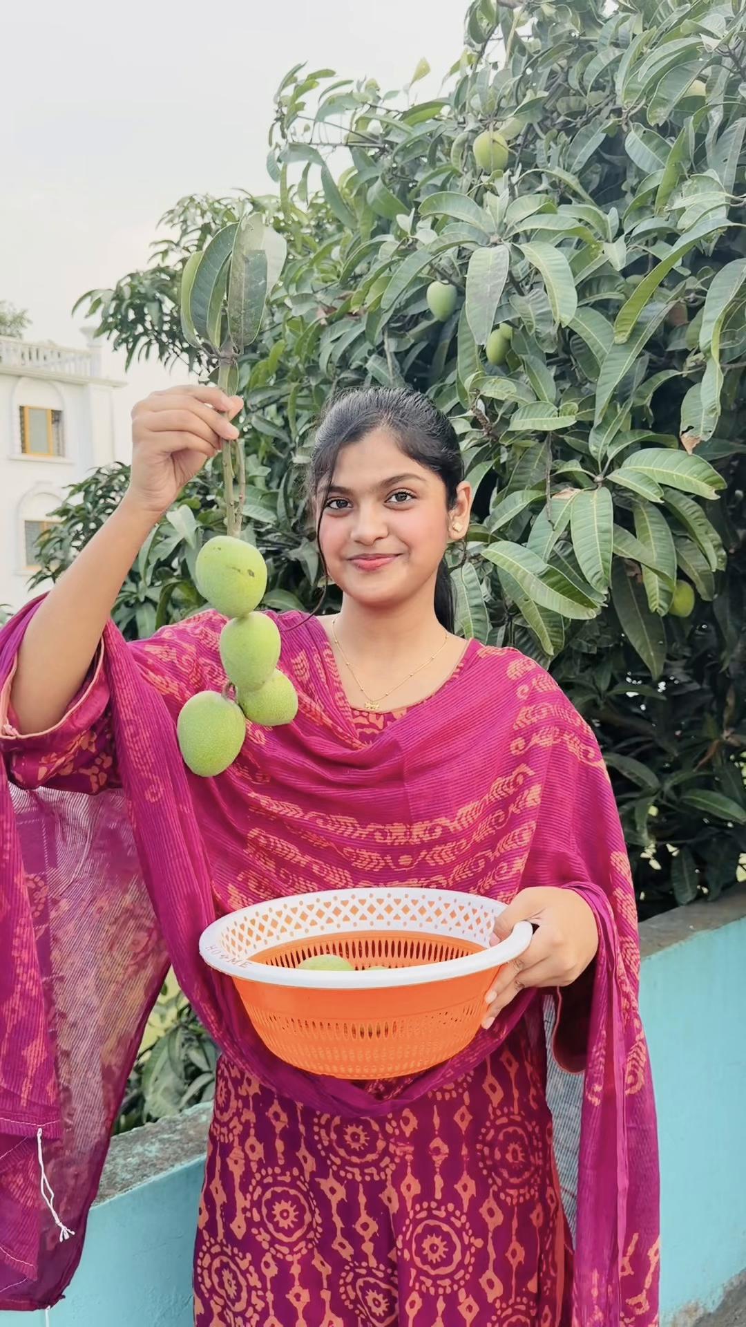 @Akhi Pakhi