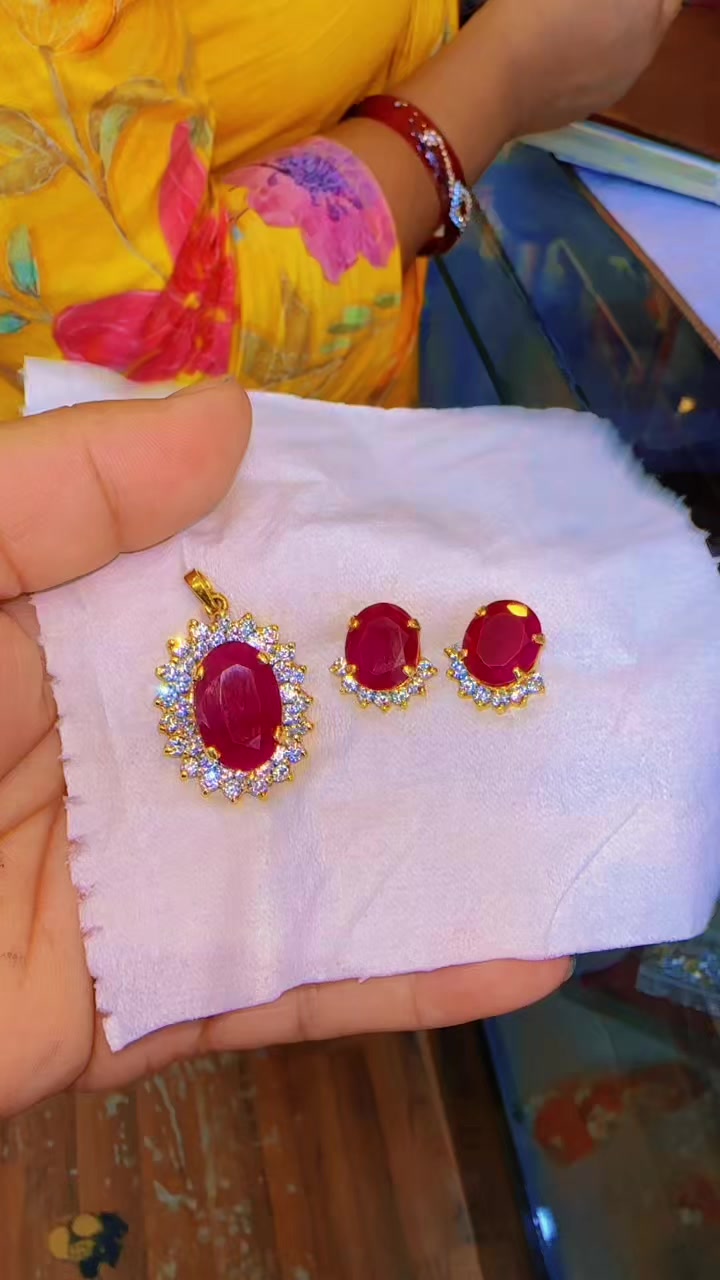 @🧿Divya thakuri 🧿( designer )