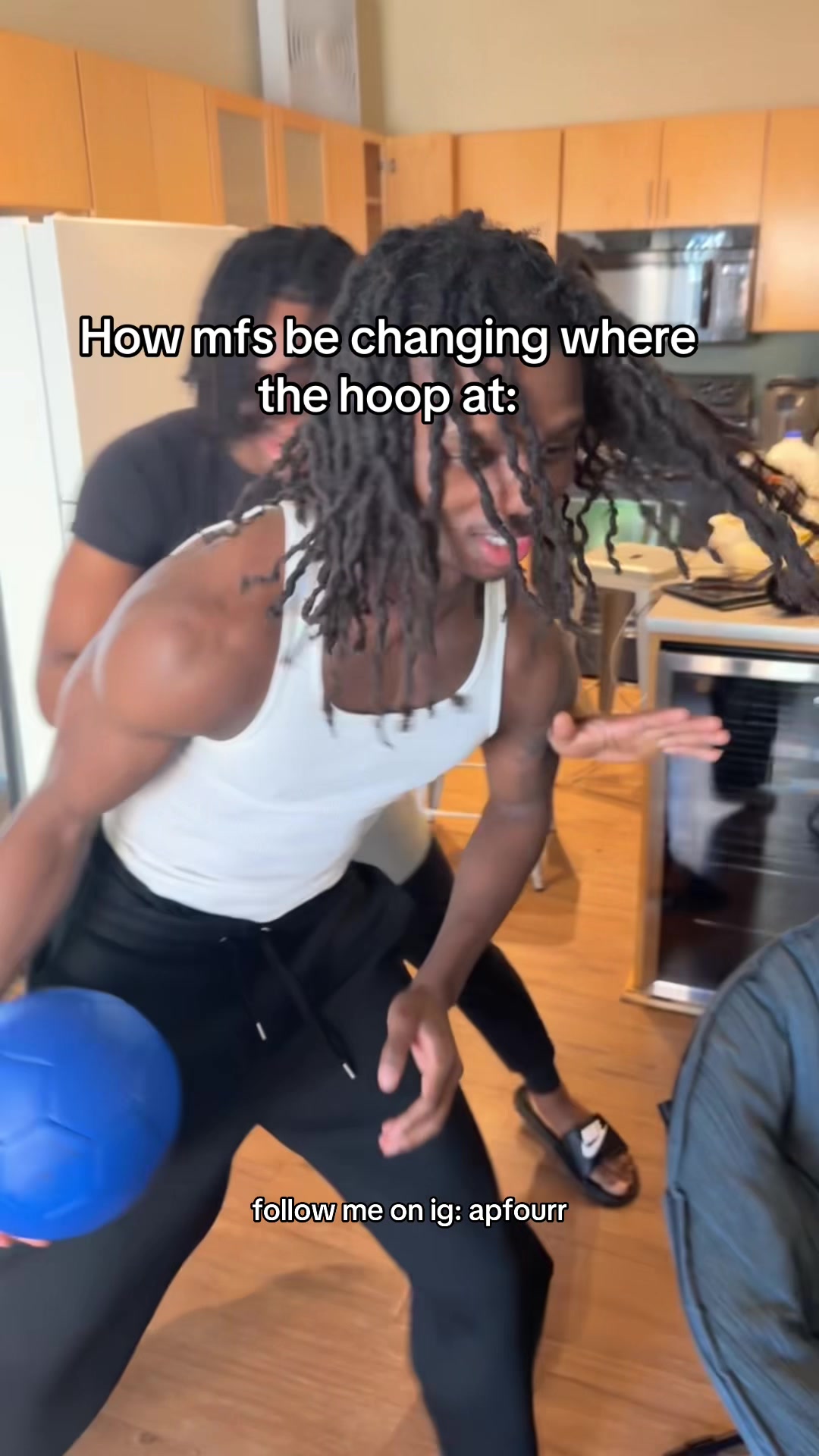 @apfourr