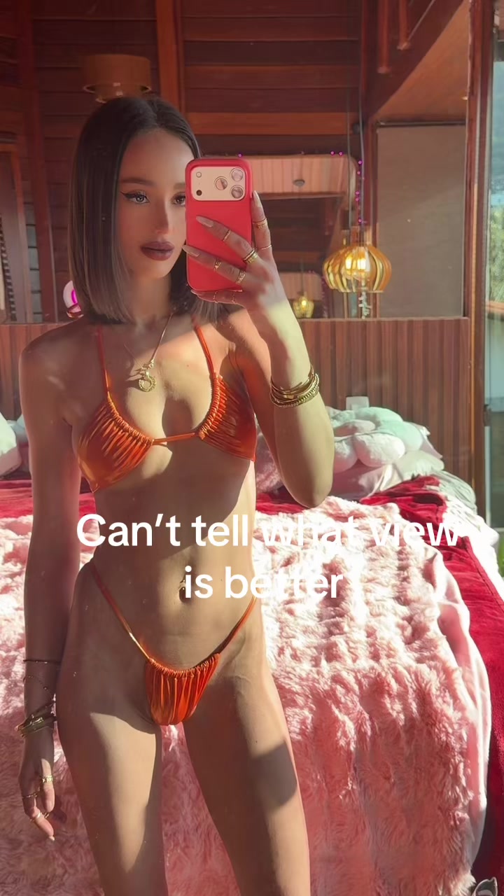 @Christinaasage.com