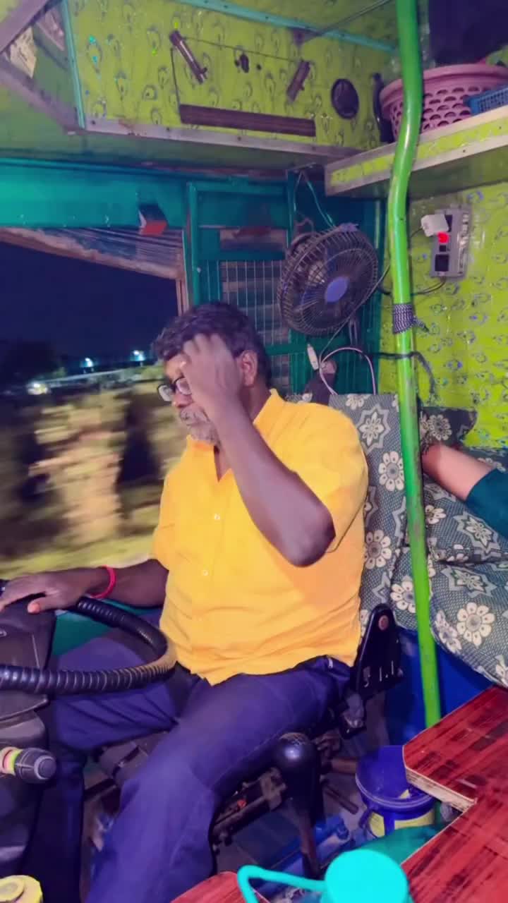 @☠️.///ఊసరవెల్లి.///☠️