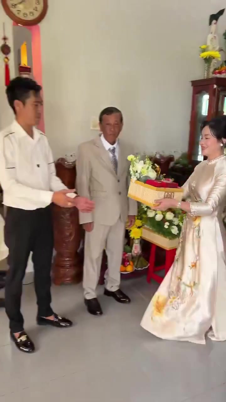 @aodaitrankhuyen