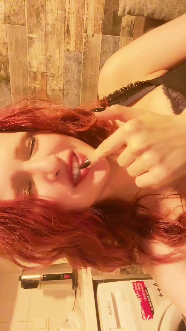 @v1snebrownie