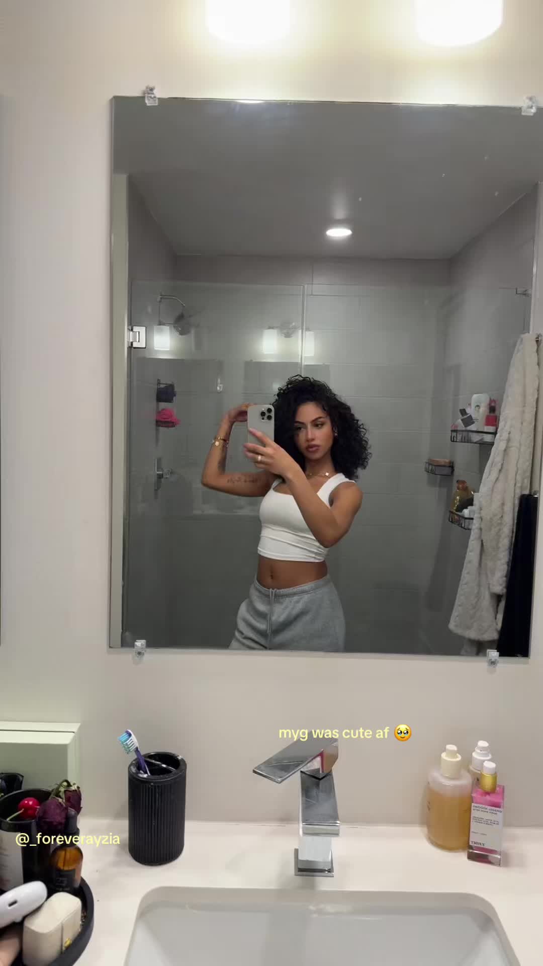 @༯
