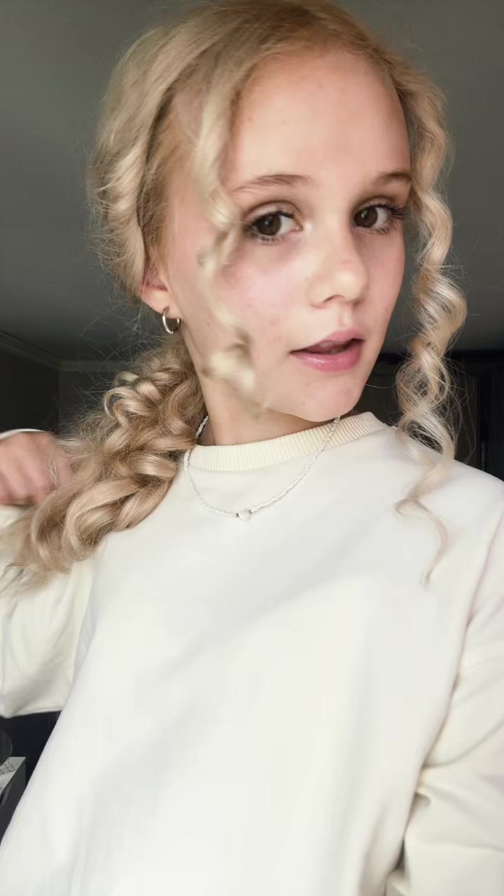 @mavrii