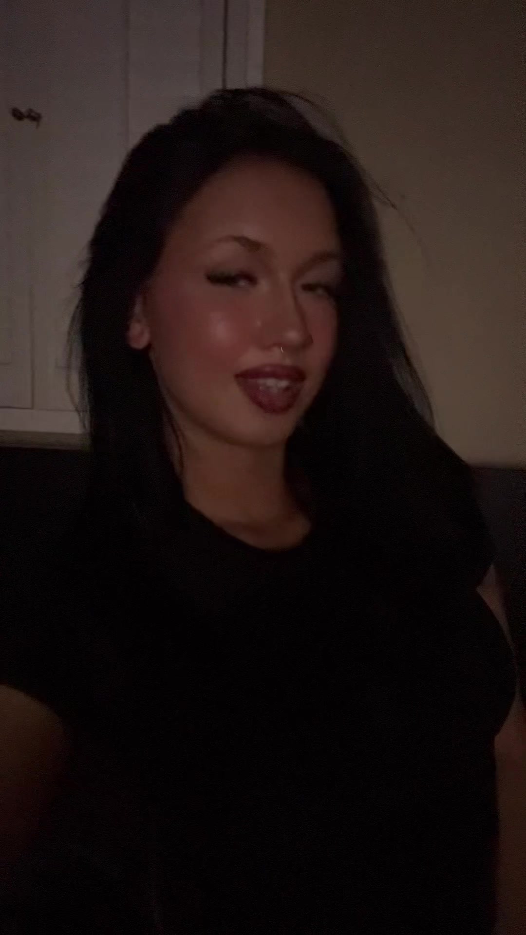 @…