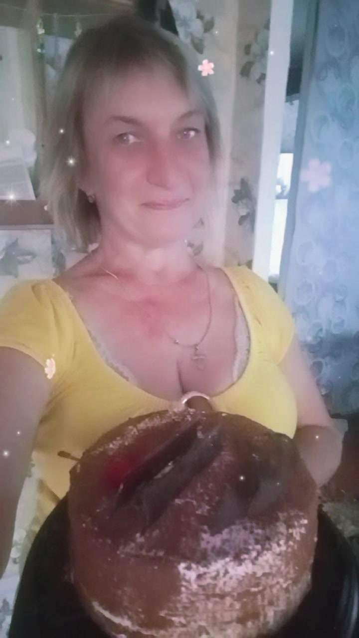 @Королева бабушек тут только я!