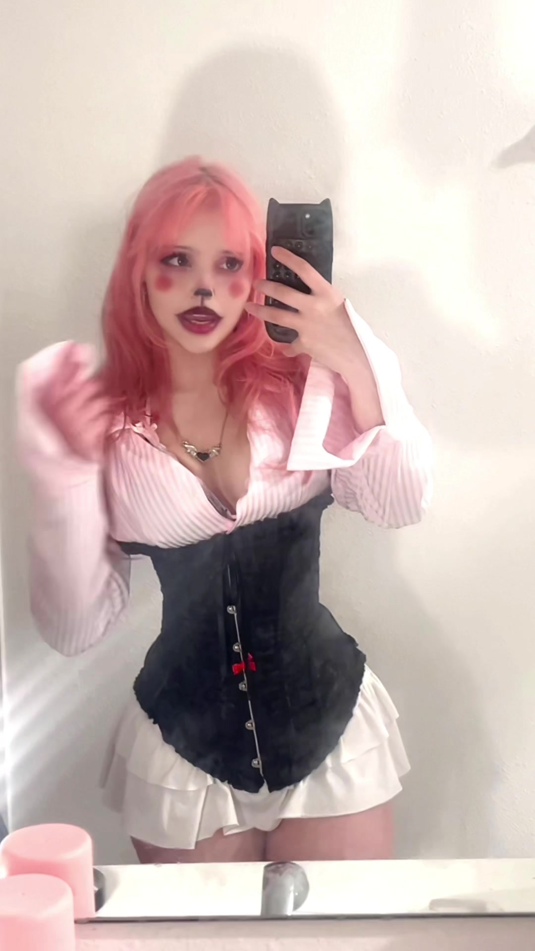 @isabella