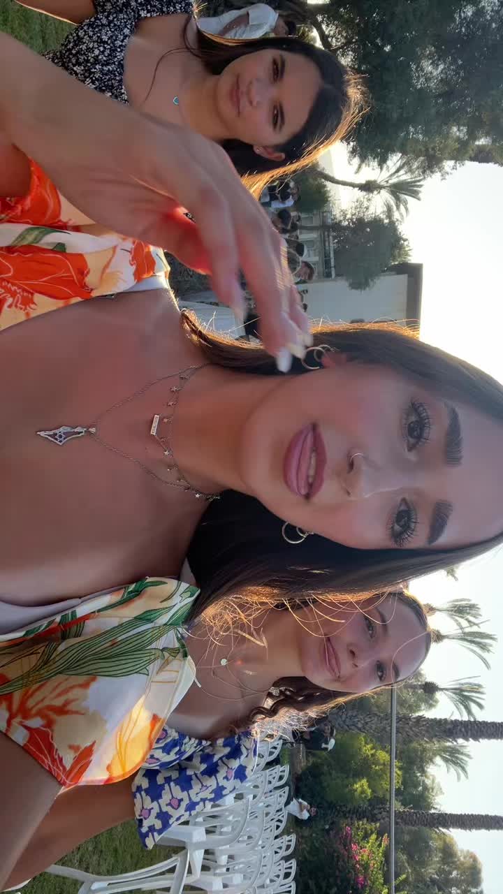 @bella_leventhal