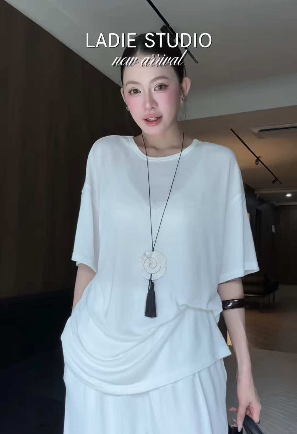 @Vẫn l&agrave; bạn nhưng sang hơn