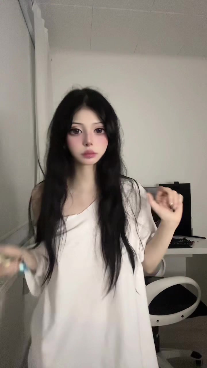 @melikenaz