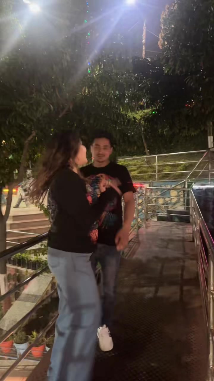 @Nikitachettri