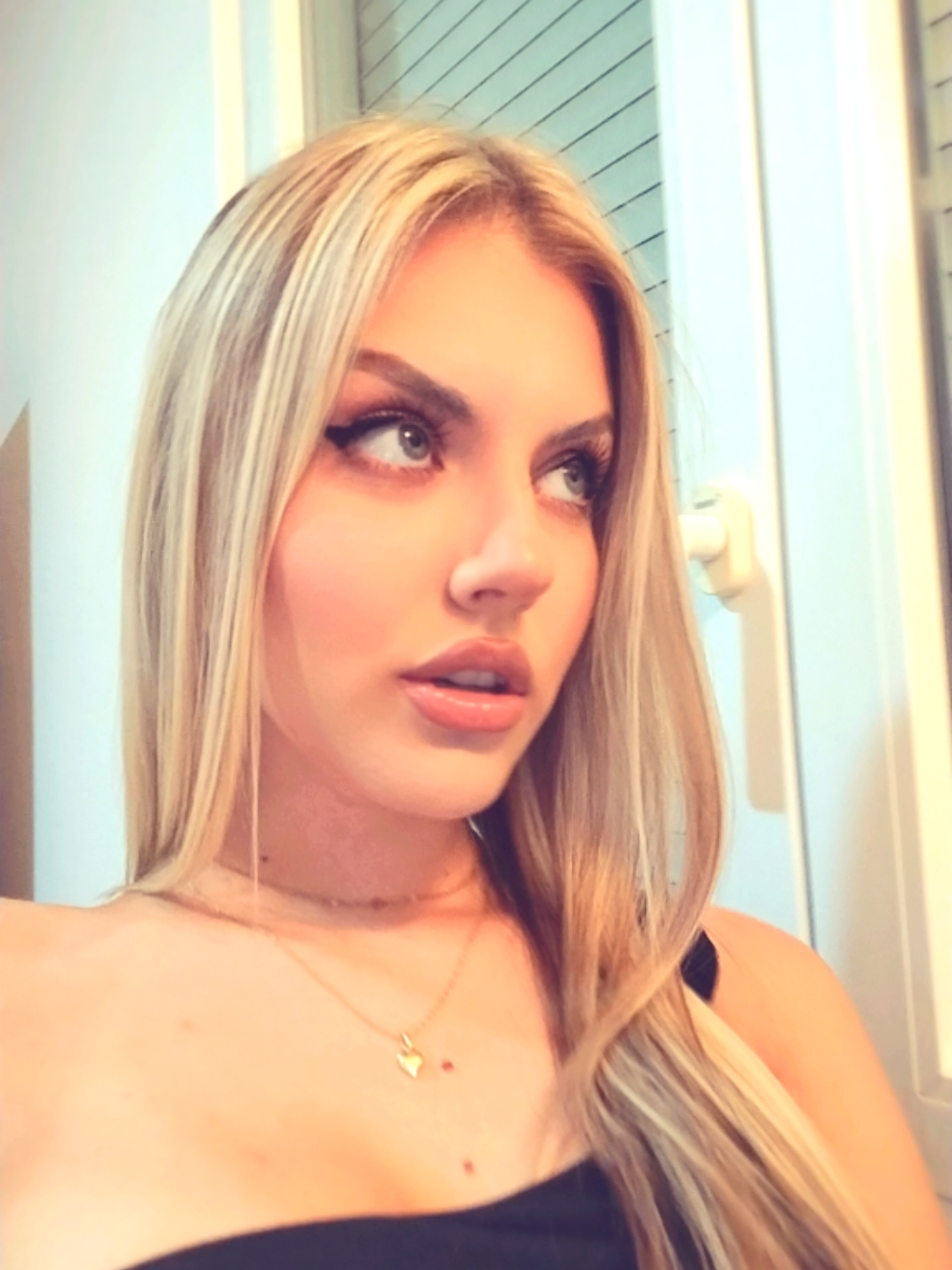 @isidora