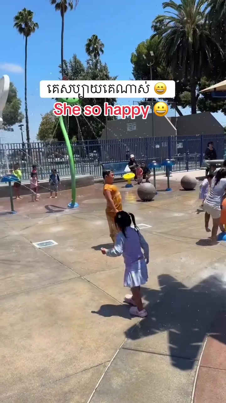 @Ellen Ellie 🇺🇸🇰🇭