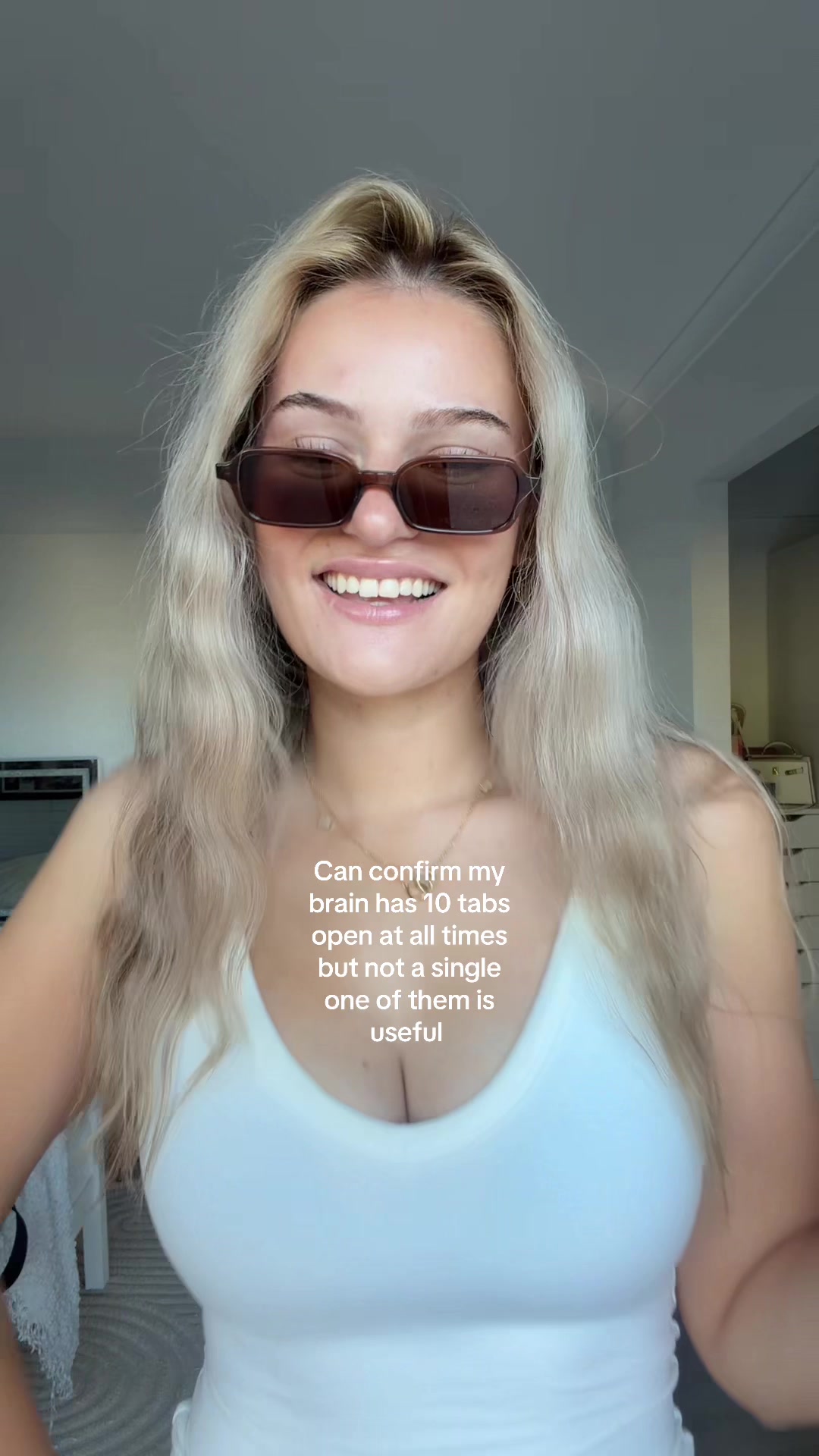 @M O N I J E N N I F E R
