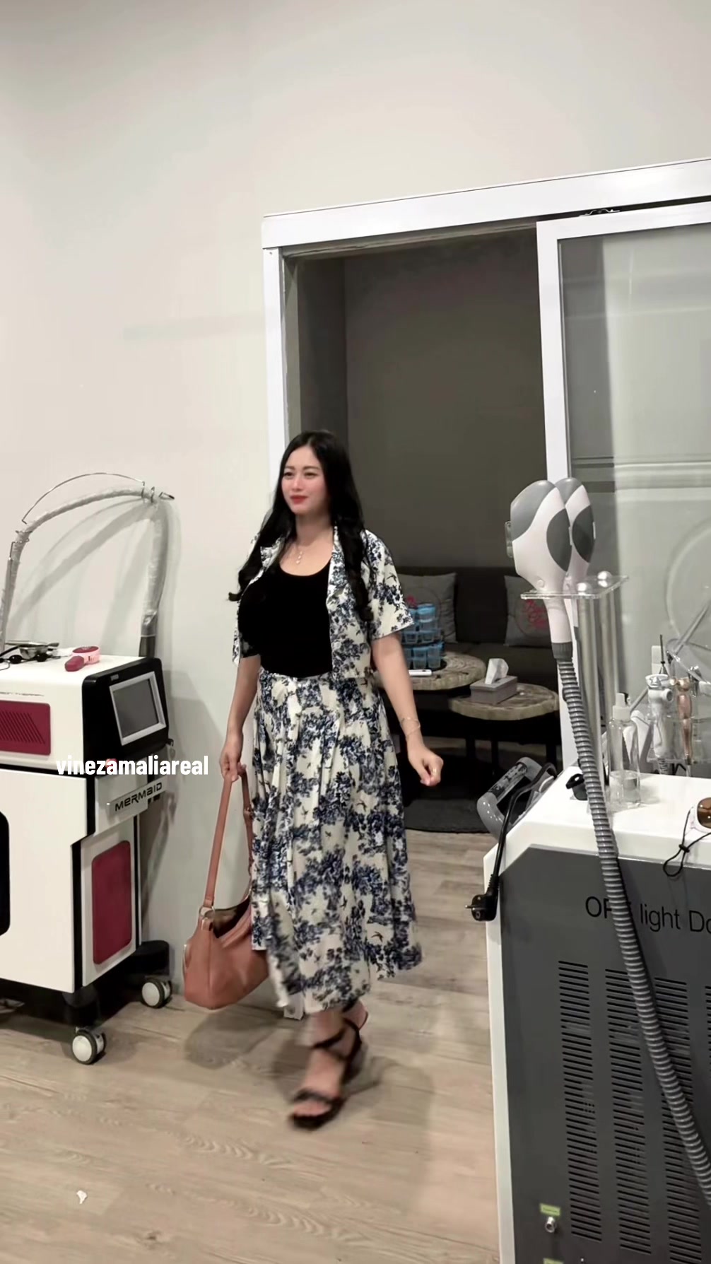 @VinezAmalia