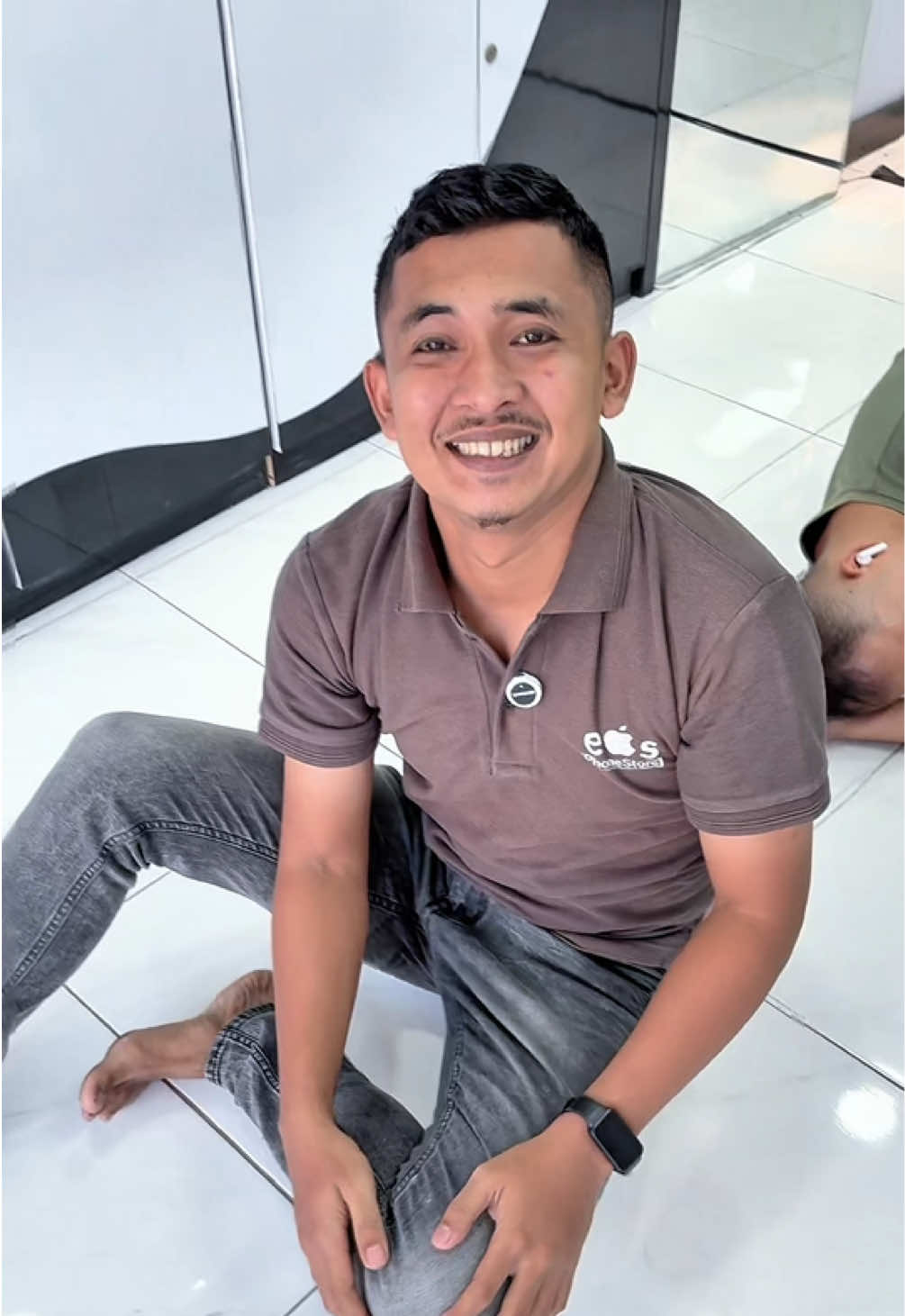@EOS IPHONE STORE