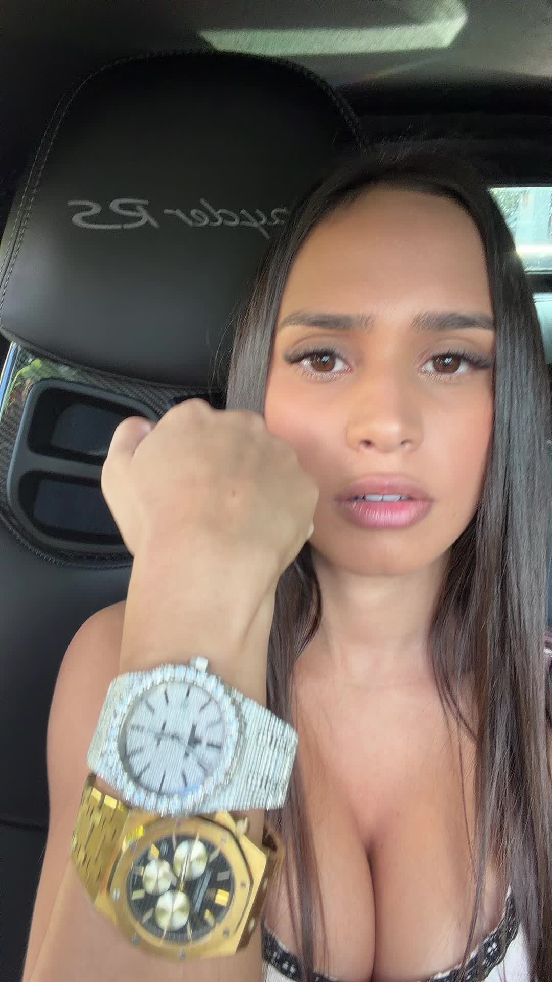 @camilacruz