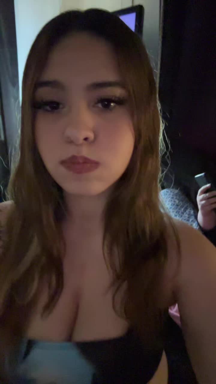 @Claudia โฑ