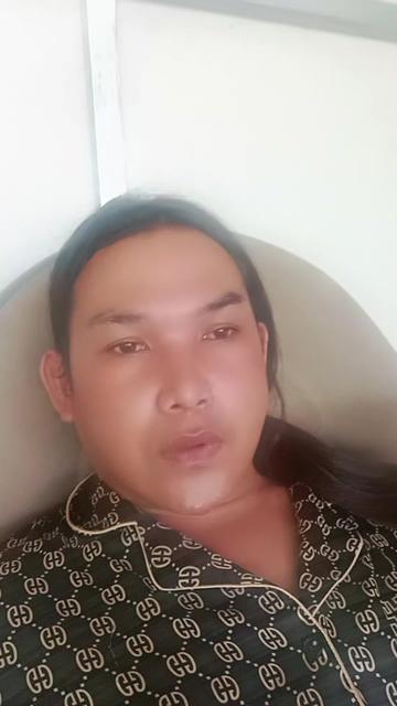 @ម៉ាក់សិទ្ធ លក់ម្ជូរ