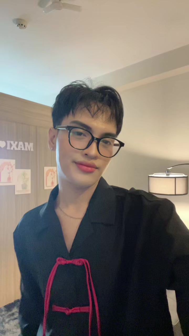 @IAmMaxi
