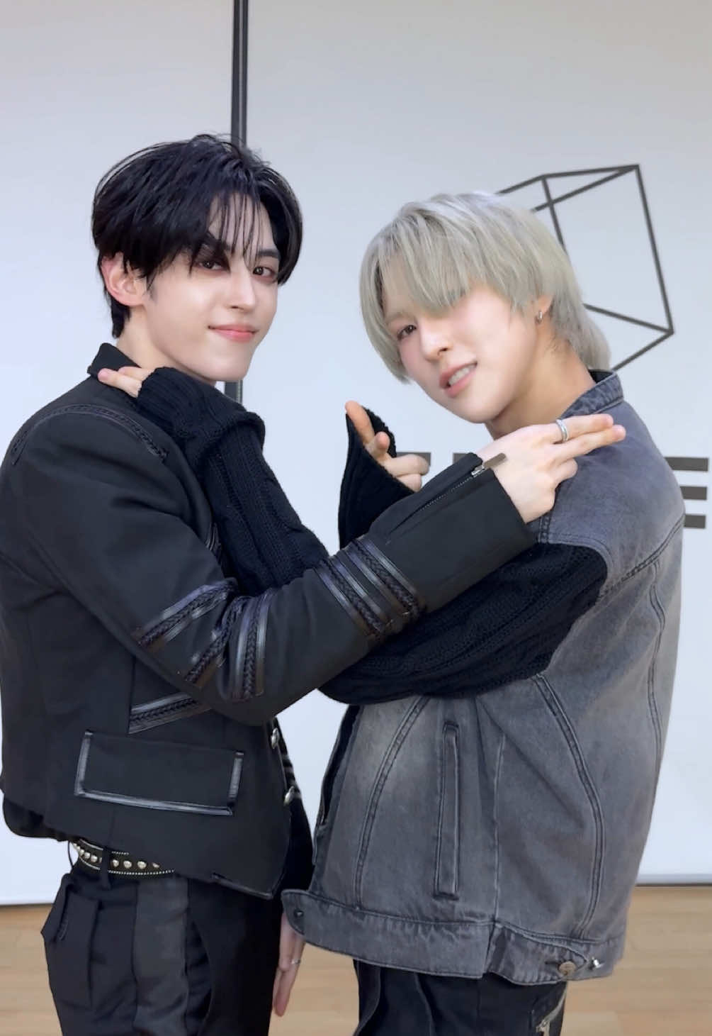 @NOWZ·나우즈