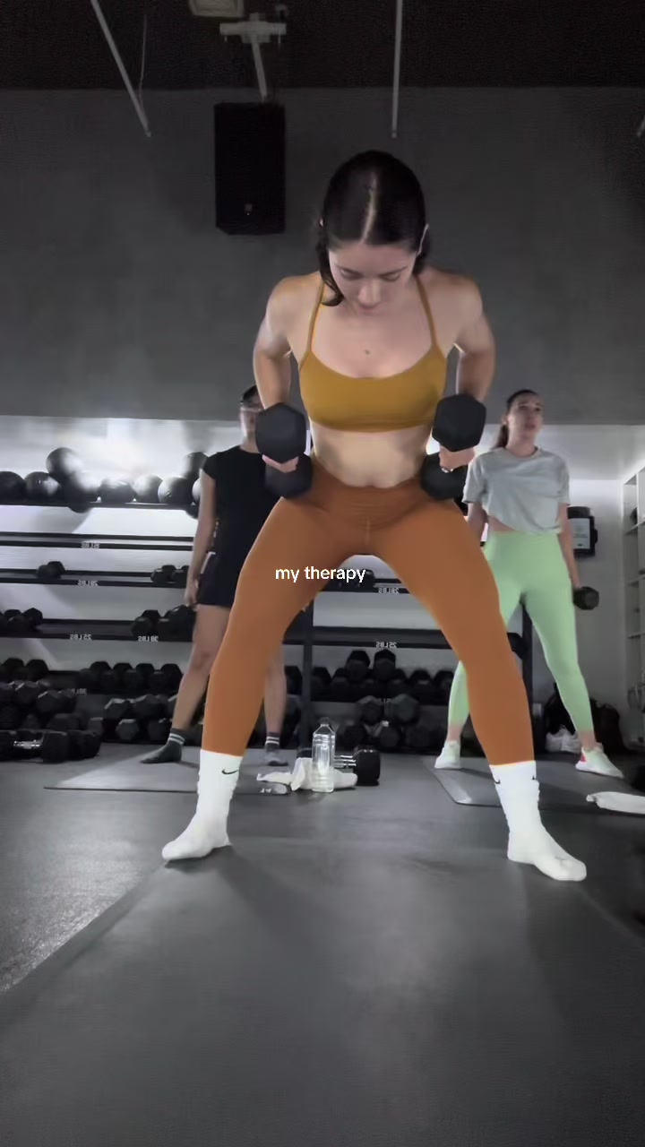 @rebecaalozano