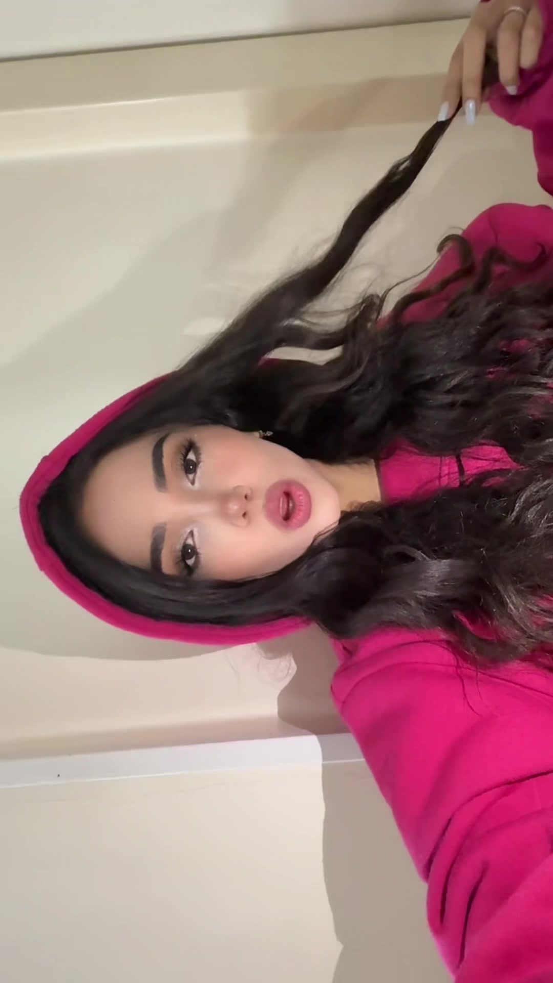@Melikafarahani
