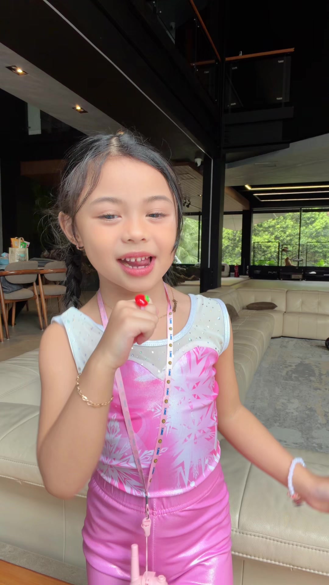 @Aurelie Hermansyah