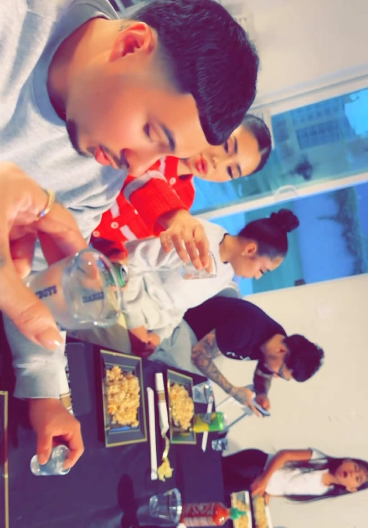 @Larissasosaxo