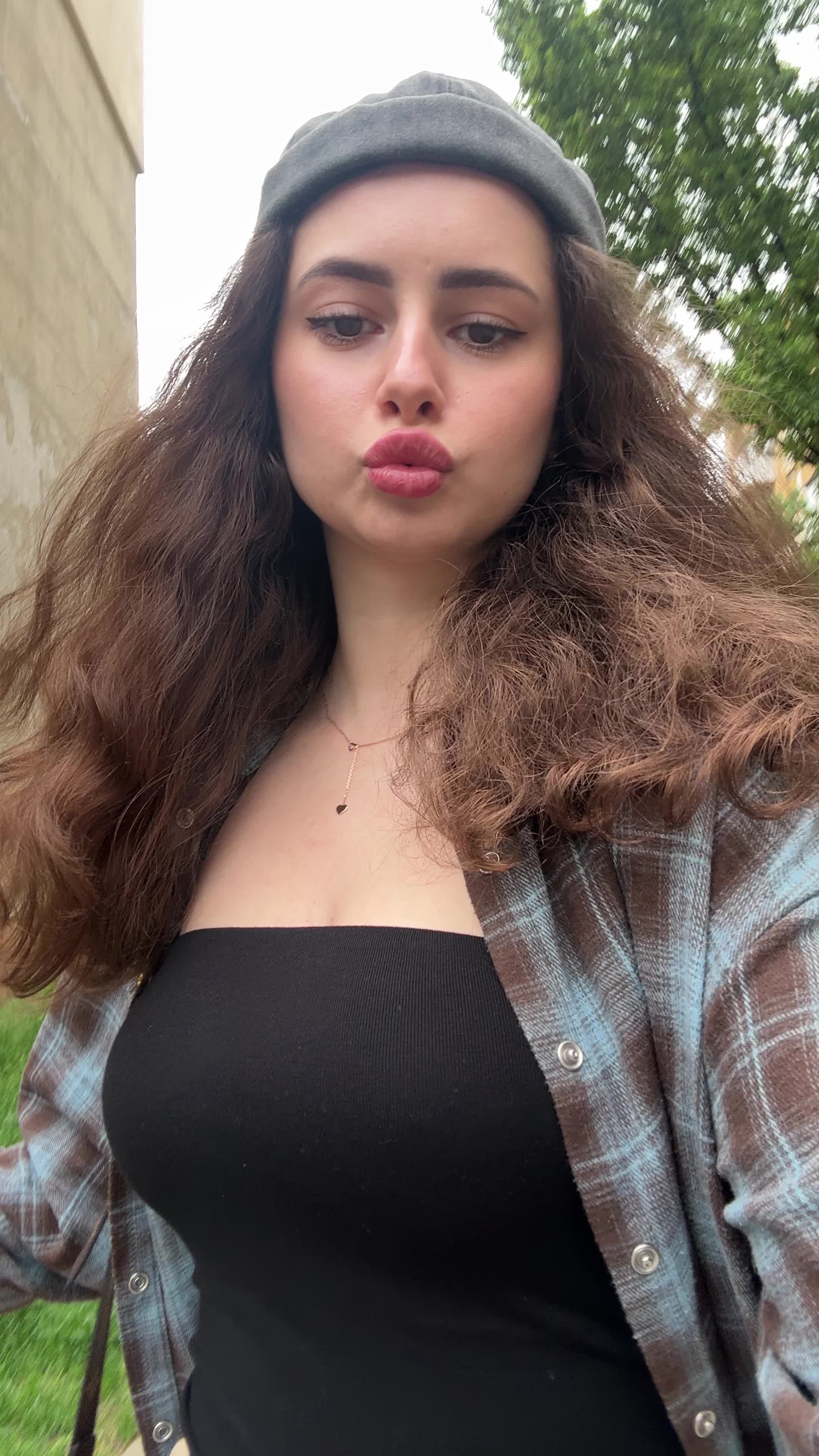 @Кучерява 👩🏽🦱