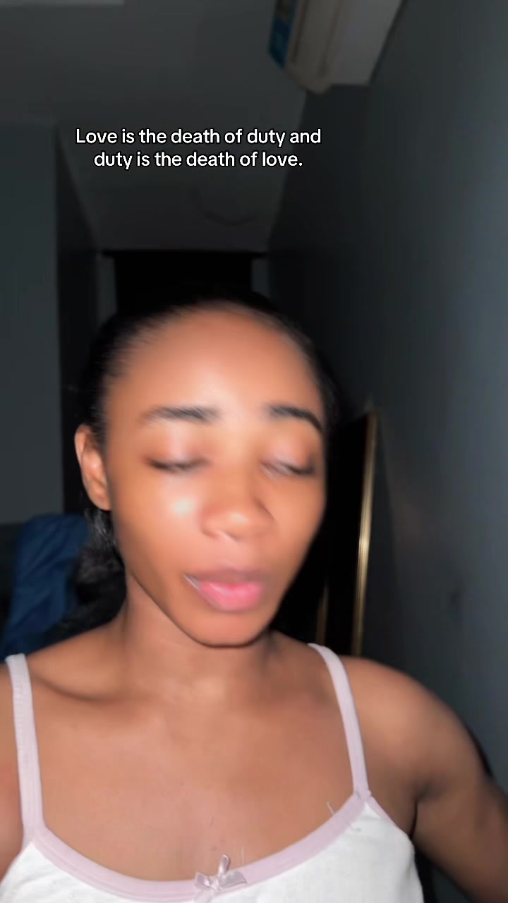 @>tape_girl<