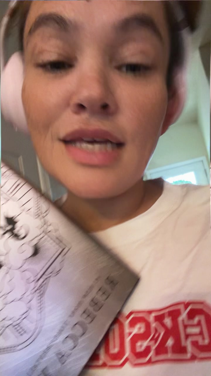 @Hoodiesnheels