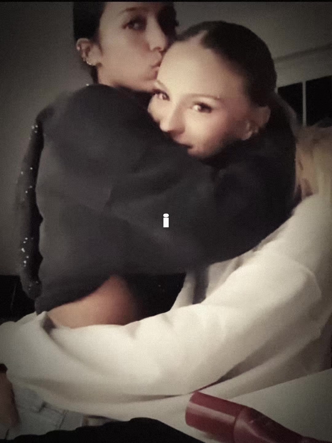 @izzyandalanna