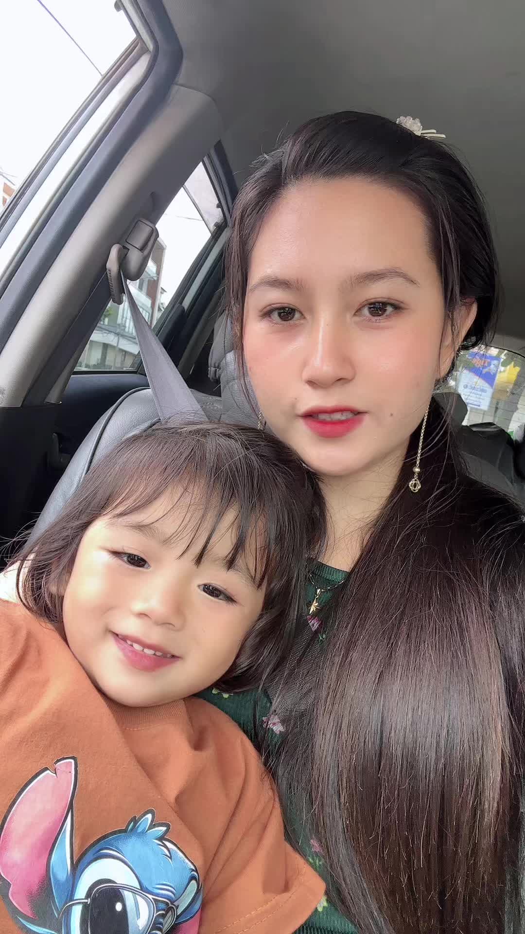 @👸🏻အိမ့်သရဖူ👸🏻
