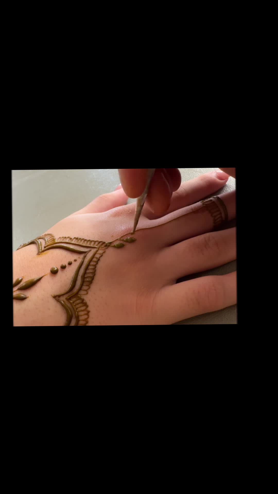 @mariams_henna_facepaint