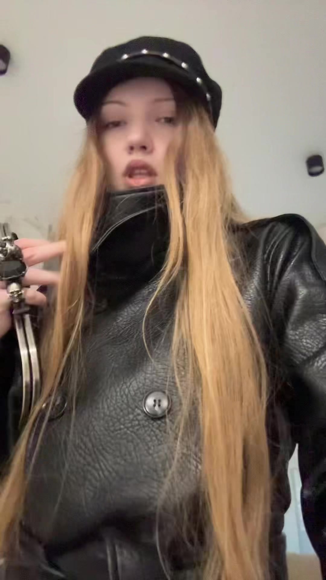 @лисснова.