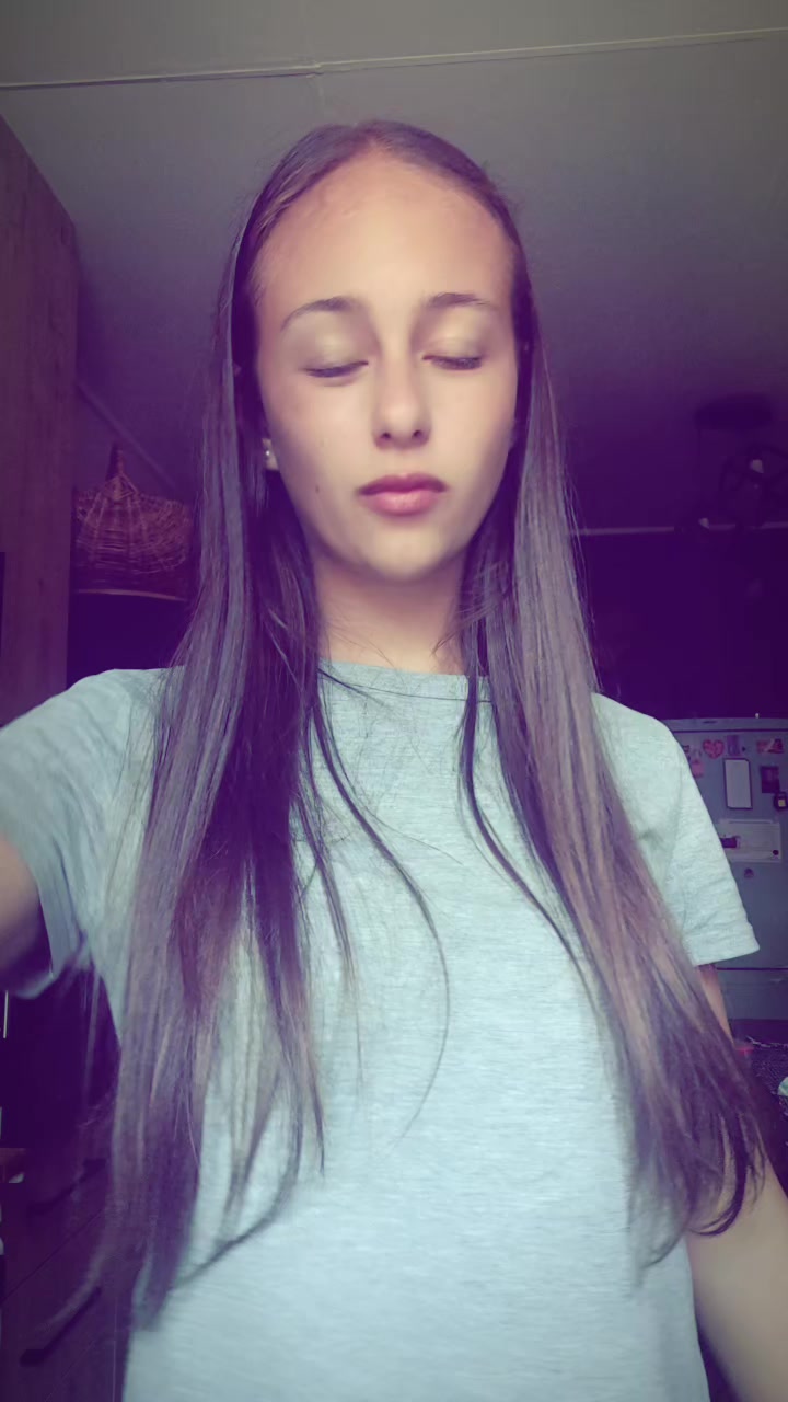 @your_fav_brunette