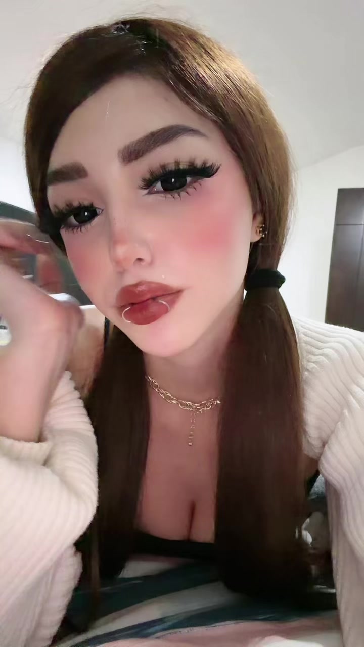@avril l&oacute;pez